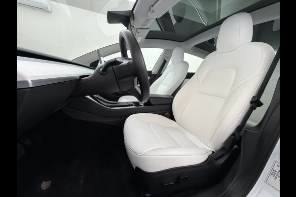 Tesla Model 3 RWD SR plus 325PK LFP SOH 91% Accu Ivory Lmv 18" AutoPilot Leder Panoramadak Adaptive-Cruise Camera's Elektr.-Stuur+Stoelen+Spie Navi LED DAB Voorverwarmen Keyless One-Pedal-Drive 1e Eigenaar Origineel Nederlandse Auto