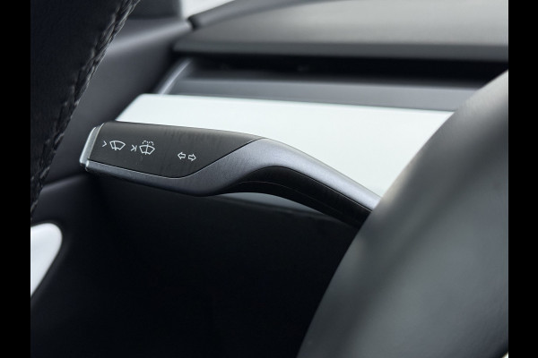 Tesla Model 3 RWD SR plus 325PK LFP SOH 91% Accu Ivory Lmv 18" AutoPilot Leder Panoramadak Adaptive-Cruise Camera's Elektr.-Stuur+Stoelen+Spie Navi LED DAB Voorverwarmen Keyless One-Pedal-Drive 1e Eigenaar Origineel Nederlandse Auto