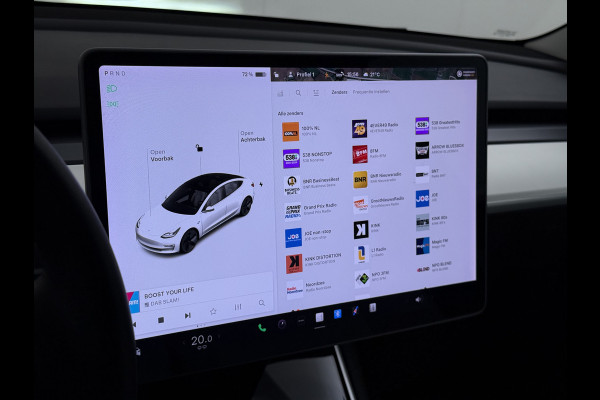 Tesla Model 3 RWD SR plus 325PK LFP SOH 91% Accu Ivory Lmv 18" AutoPilot Leder Panoramadak Adaptive-Cruise Camera's Elektr.-Stuur+Stoelen+Spie Navi LED DAB Voorverwarmen Keyless One-Pedal-Drive 1e Eigenaar Origineel Nederlandse Auto
