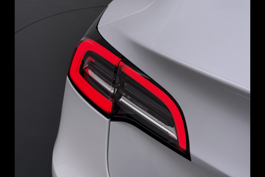 Tesla Model 3 RWD SR plus 325PK LFP SOH 91% Accu Ivory Lmv 18" AutoPilot Leder Panoramadak Adaptive-Cruise Camera's Elektr.-Stuur+Stoelen+Spie Navi LED DAB Voorverwarmen Keyless One-Pedal-Drive 1e Eigenaar Origineel Nederlandse Auto