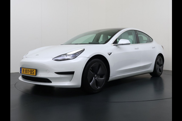 Tesla Model 3 RWD SR plus 325PK LFP SOH 91% Accu Ivory Lmv 18" AutoPilot Leder Panoramadak Adaptive-Cruise Camera's Elektr.-Stuur+Stoelen+Spie Navi LED DAB Voorverwarmen Keyless One-Pedal-Drive 1e Eigenaar Origineel Nederlandse Auto