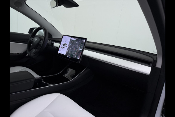 Tesla Model 3 RWD SR plus 325PK LFP SOH 91% Accu Ivory Lmv 18" AutoPilot Leder Panoramadak Adaptive-Cruise Camera's Elektr.-Stuur+Stoelen+Spie Navi LED DAB Voorverwarmen Keyless One-Pedal-Drive 1e Eigenaar Origineel Nederlandse Auto