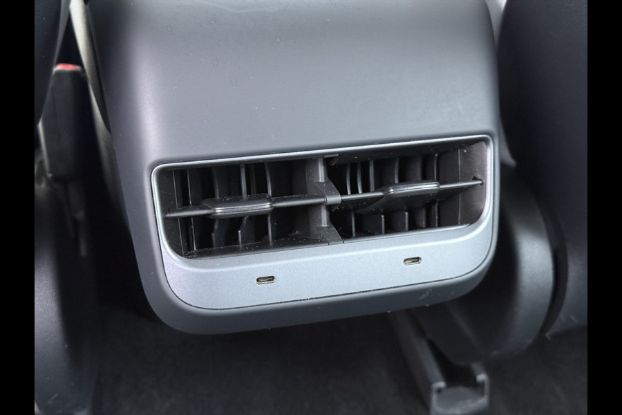 Tesla Model 3 RWD SR plus 325PK LFP SOH 91% Accu Ivory Lmv 18" AutoPilot Leder Panoramadak Adaptive-Cruise Camera's Elektr.-Stuur+Stoelen+Spie Navi LED DAB Voorverwarmen Keyless One-Pedal-Drive 1e Eigenaar Origineel Nederlandse Auto