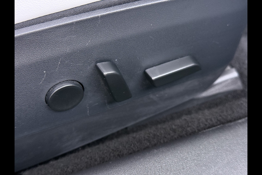 Tesla Model 3 RWD SR plus 325PK LFP SOH 91% Accu Ivory Lmv 18" AutoPilot Leder Panoramadak Adaptive-Cruise Camera's Elektr.-Stuur+Stoelen+Spie Navi LED DAB Voorverwarmen Keyless One-Pedal-Drive 1e Eigenaar Origineel Nederlandse Auto