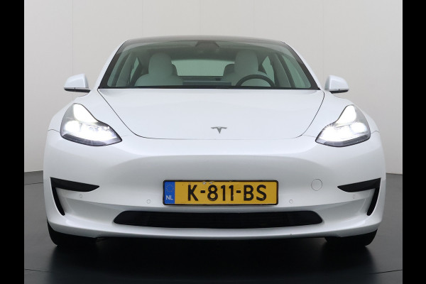 Tesla Model 3 RWD SR plus 325PK LFP SOH 91% Accu Ivory Lmv 18" AutoPilot Leder Panoramadak Adaptive-Cruise Camera's Elektr.-Stuur+Stoelen+Spie Navi LED DAB Voorverwarmen Keyless One-Pedal-Drive 1e Eigenaar Origineel Nederlandse Auto