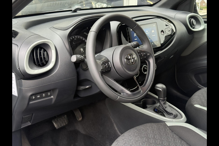 Toyota Aygo X 1.0 VVT-i S-CVT Automaat Pulse | Stoelverwarming, Bi-Tone, 17 inch, Privacy glass