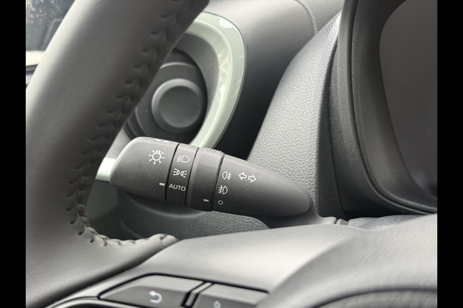 Toyota Aygo X 1.0 VVT-i S-CVT Automaat Pulse | Stoelverwarming, Bi-Tone, 17 inch, Privacy glass