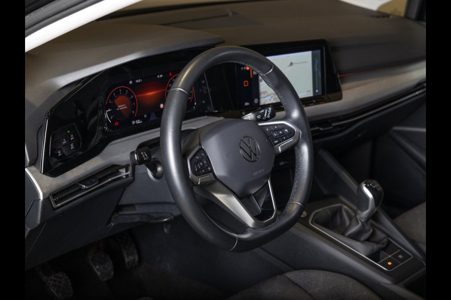 Volkswagen Golf 1.0 TSI Life / 110pk / Cruise / Airco / Klimaatregeling / Navigatie / Apple Carplay