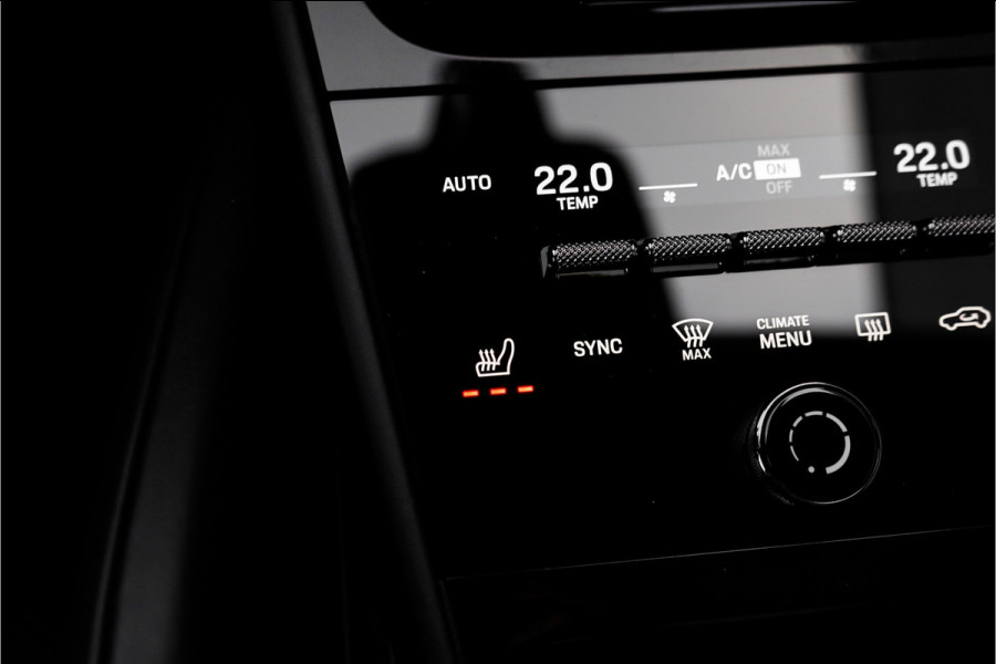 Porsche Cayenne Coupé 3.0 E-Hybrid Sport Design Black Edition ACC HUD Luchtv Trekhaak