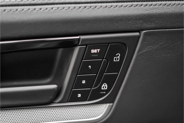 Porsche Cayenne Coupé 3.0 E-Hybrid Sport Design Black Edition ACC HUD Luchtv Trekhaak