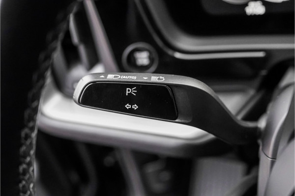 Porsche Cayenne Coupé 3.0 E-Hybrid Sport Design Black Edition ACC HUD Luchtv Trekhaak