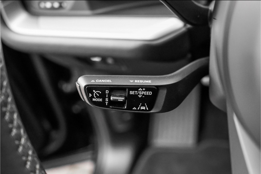 Porsche Cayenne Coupé 3.0 E-Hybrid Sport Design Black Edition ACC HUD Luchtv Trekhaak