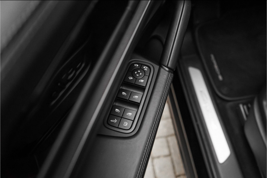 Porsche Cayenne Coupé 3.0 E-Hybrid Sport Design Black Edition ACC HUD Luchtv Trekhaak