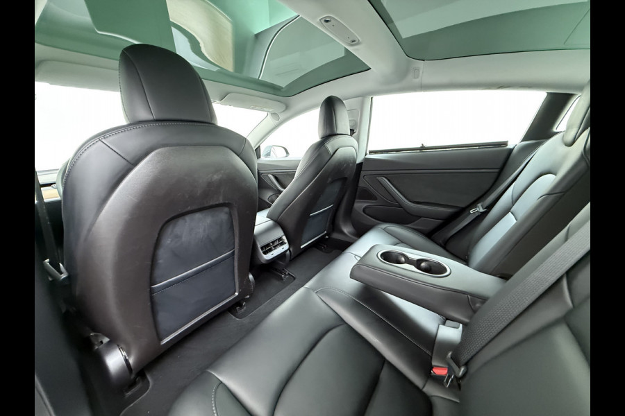 Tesla Model 3 Performance 513pk AWD Lmv 20" AutoPilot Panoramadak Adaptive Cruise Camera's Leer Pdc Wifi Ecc Elektr.Stuur+Stoel+Geheugen Stoel+Bank-Verwarmd Keyless Wifi 4WD Origineel Nederlandse Auto SOH 83%