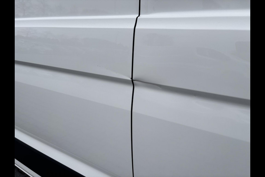 Volkswagen Crafter 2.0 TDI L3H1*AUTOM.*A/C*NAVI*HAAK*CAM*CARPLAY*