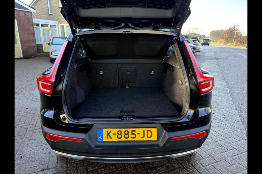 Volvo XC40 Recharge P8 AWD R-Design SOH 92.3%, Panoramadak, Camera, 20''Lmv