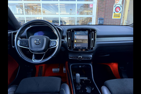 Volvo XC40 Recharge P8 AWD R-Design SOH 92.3%, Panoramadak, Camera, 20''Lmv