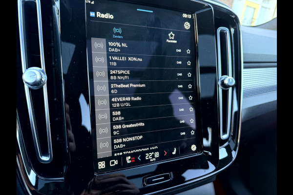 Volvo XC40 Recharge P8 AWD R-Design SOH 92.3%, Panoramadak, Camera, 20''Lmv