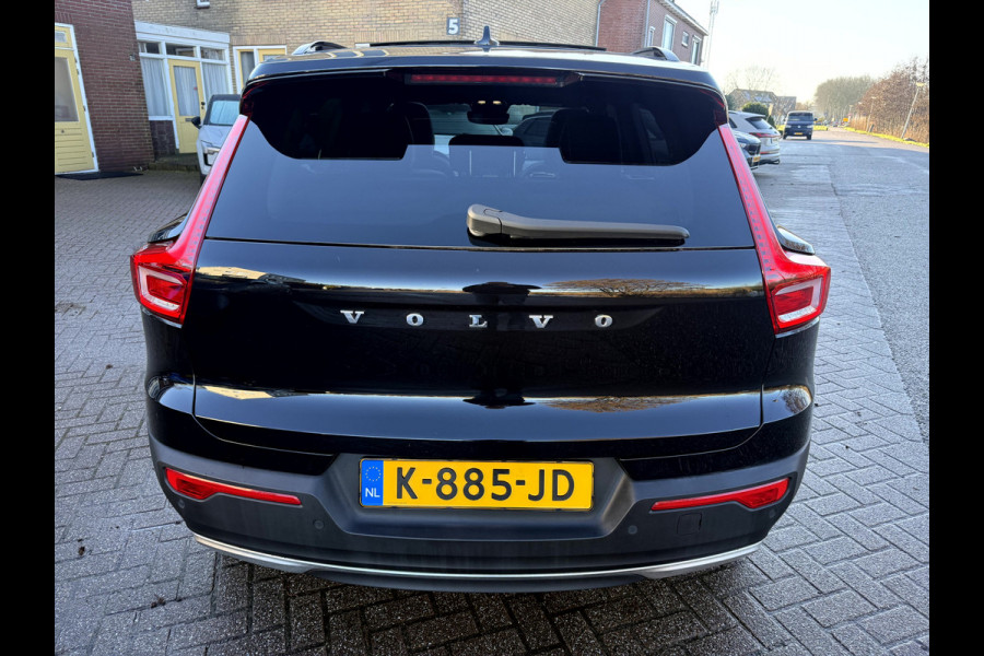Volvo XC40 Recharge P8 AWD R-Design SOH 92.3%, Panoramadak, Camera, 20''Lmv