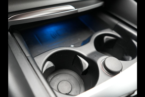 BMW 5 Serie Touring 530e xDrive Business Edition Plus PHEV 293pk Dealer O.H | Trekhaak af Fabriek | Adaptive Cruise | 360 Camera | M Sportstuur | Keyless | BLIS | Plug In Hybrid