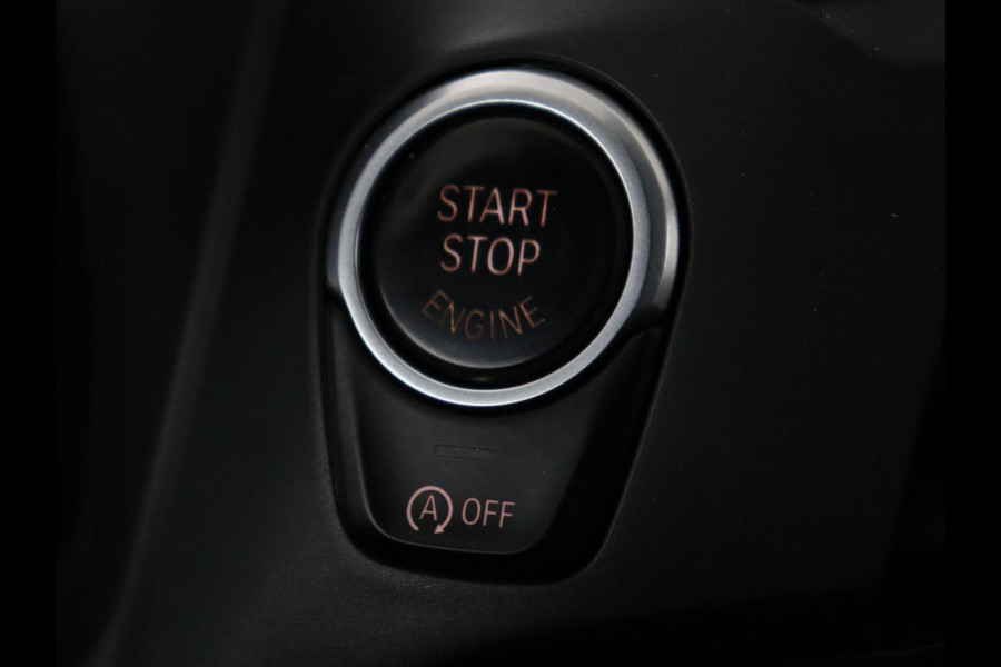 BMW X3 xDrive20i High Executive | M Sport | 1e eigenaar | Head-Up | Leder | Trekhaak | Stoelverwarming | Harman/Kardon | Camera | Keyless | Adaptive Drive | Sfeerverlichting | Full LED | Sportstoelen