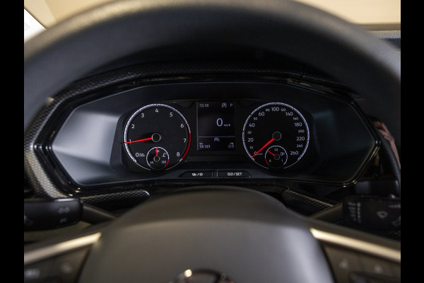 Volkswagen T-Cross 1.0 TSI Life / 110pk / Stoelverwarming / Achteruitrij camera / Adaptieve cruise control /