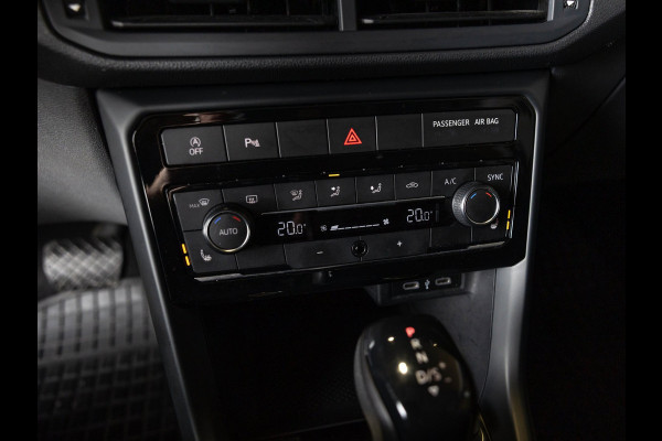 Volkswagen T-Cross 1.0 TSI Life / 110pk / Stoelverwarming / Achteruitrij camera / Adaptieve cruise control /