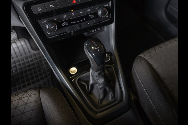 Volkswagen T-Cross 1.0 TSI Life / 110pk / Stoelverwarming / Achteruitrij camera / Adaptieve cruise control /