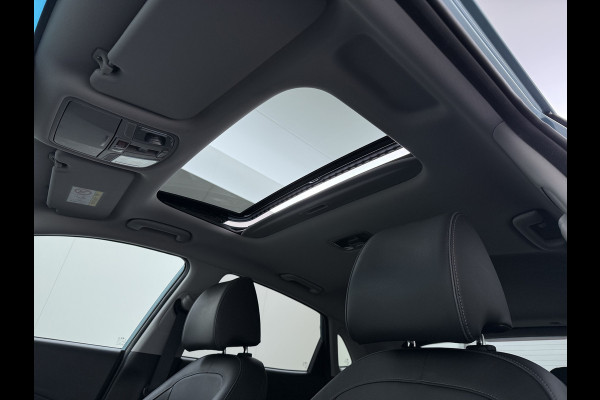 Hyundai Kona EV 64kWh SOH 100% 3-Fase Warmtepomp Leer+Elektr+Verwarmd+Gekoeld! Schuif-/kanteldak Head-Up Display Adap.Cruise Apple Carplay An Keyless Stuurverwarming Blind Spot Monitoring Lane Assist DAB Led Origineel Nederlandse Auto Super compleet! € 46000 nieuw