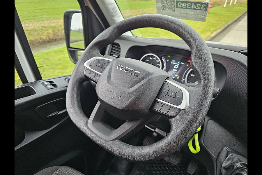 Iveco Daily 35S14V 2.3 352 L2H2 Airco Cruise Control PDC Achter 3 Zits Euro6 136 PK!