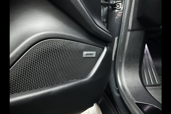 Porsche Taycan 4S Turbo Pakket Performance 84 kWh 490pk | Sport Chrono + | 360 Camera | ACC | Luchtvering | Carbon | 21" | Glasdak | 4WD | Vulkaangrijs | Carplay | Nw.Pr. 147.249,= | NL Auto | SOH Test | Garantie.