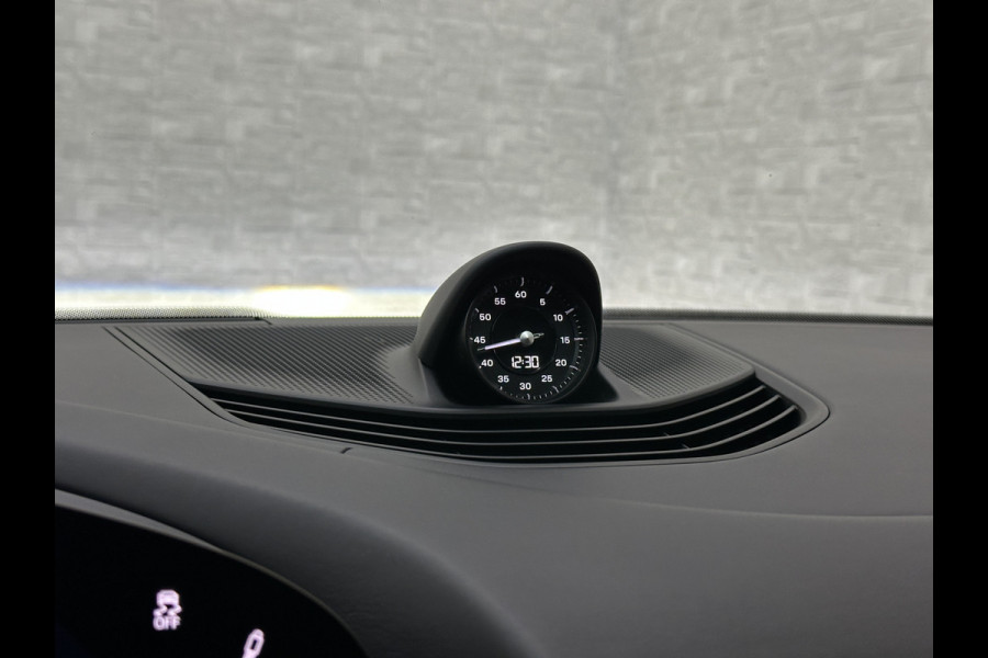 Porsche Taycan 4S Turbo Pakket Performance 84 kWh 490pk | Sport Chrono + | 360 Camera | ACC | Luchtvering | Carbon | 21" | Glasdak | 4WD | Vulkaangrijs | Carplay | Nw.Pr. 147.249,= | NL Auto | SOH Test | Garantie.