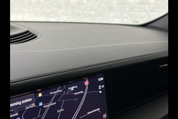 Porsche Taycan 4S Turbo Pakket Performance 84 kWh 490pk | Sport Chrono + | 360 Camera | ACC | Luchtvering | Carbon | 21" | Glasdak | 4WD | Vulkaangrijs | Carplay | Nw.Pr. 147.249,= | NL Auto | SOH Test | Garantie.
