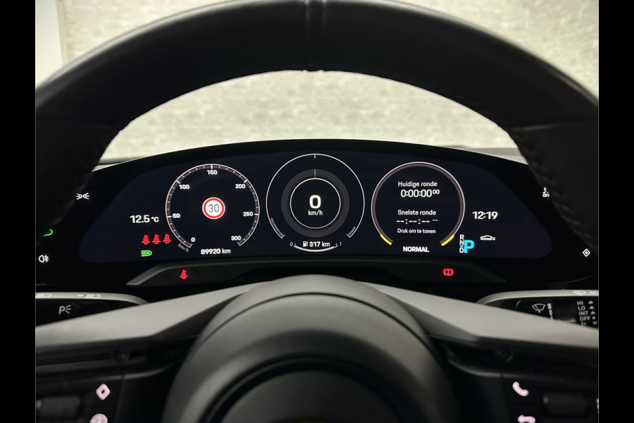 Porsche Taycan 4S Turbo Pakket Performance 84 kWh 490pk | Sport Chrono + | 360 Camera | ACC | Luchtvering | Carbon | 21" | Glasdak | 4WD | Vulkaangrijs | Carplay | Nw.Pr. 147.249,= | NL Auto | SOH Test | Garantie.