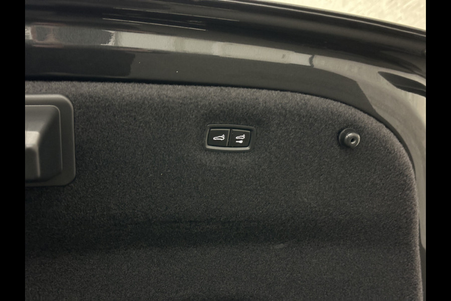 Porsche Taycan 4S Turbo Pakket Performance 84 kWh 490pk | Sport Chrono + | 360 Camera | ACC | Luchtvering | Carbon | 21" | Glasdak | 4WD | Vulkaangrijs | Carplay | Nw.Pr. 147.249,= | NL Auto | SOH Test | Garantie.