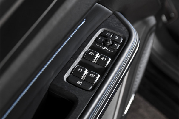 Lynk & Co 01 1.5 PHEV 261PK MY22 | Afn. Trekhaak | 360 Camera | S/K-panodak | Adapt. Cruise | Memory | Elek. klep | LM 20" | 6117