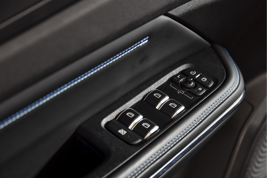 Lynk & Co 01 1.5 PHEV 261PK MY22 | 360 Camera | 7.4 kWh Boordlader | S/K-panodak | Adapt. Cruise | Memory | Elek. klep | LM 20" | 4853