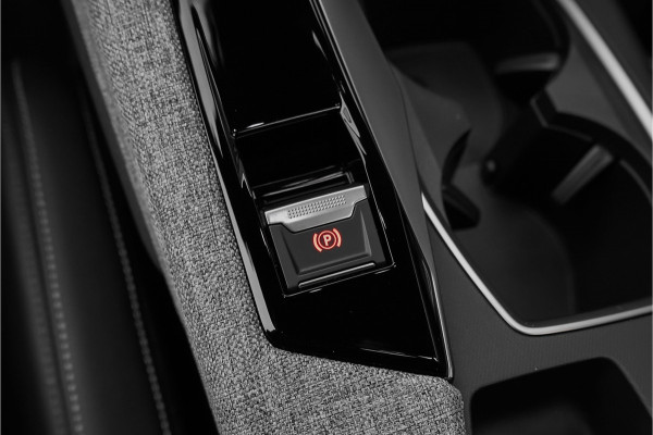 Peugeot E-3008 GT Avantage 210 73 kWh Warmtepomp Stuur & Stoelverw Leder