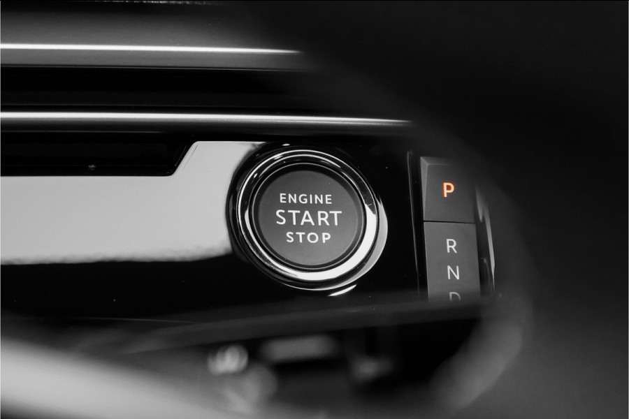 Peugeot E-3008 GT Avantage 210 73 kWh Warmtepomp Stuur & Stoelverw Leder