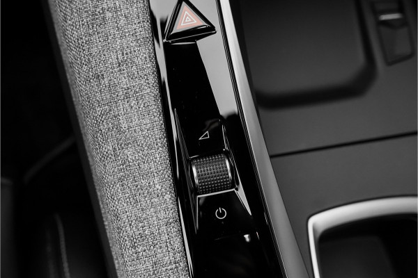 Peugeot E-3008 GT Avantage 210 73 kWh Warmtepomp Stuur & Stoelverw Leder