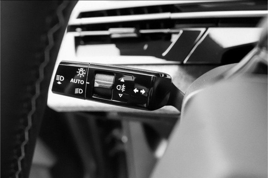 Peugeot E-3008 GT Avantage 210 73 kWh Warmtepomp Stuur & Stoelverw Leder