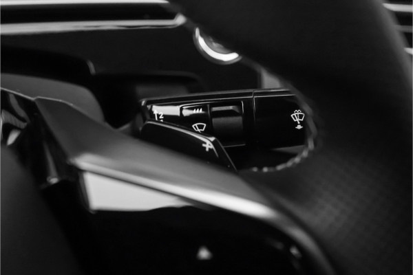 Peugeot E-3008 GT Avantage 210 73 kWh Warmtepomp Stuur & Stoelverw Leder
