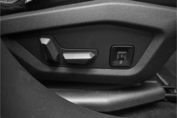 Peugeot E-3008 GT Avantage 210 73 kWh Warmtepomp Stuur & Stoelverw Leder