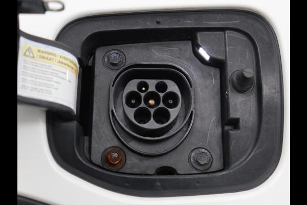 Kia Niro 1.6 GDi PHEV DynamicLine | Half leder | Adaptive cruise | Camera | Carplay | Navigatie | Climate control | Bluetooth | Parkeerhulp