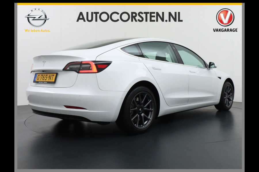 Tesla Model 3 SR+ 60kWh 326PK Trekhaak AutoPilot Premium-Luidsprekers Leer PanoramaDak Adaptive Cruise Lmv 18" Camera's Elektr.-Stuur+Stoelen+ SOH 85% Ecc Navi Led DAB Voorverwarmen interieur via App Keyless One-Pedal-Drive Origineel Nederlandse Auto 1.584KG Trekgewicht 1.000kg.