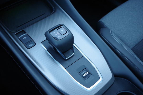 Nissan QASHQAI 1.3 MHEV Xtronic Automaat N-Connecta, Panoramadak, Carplay, Sfeerverlichting