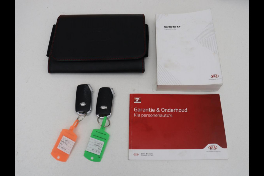 Kia ProCeed 1.0 T-GDI GT-Line | Panoramadak | Leder/Alcantara | Stoelverwarming | Camera | Carplay | Keyless | Full LED | Stuurverwarming | Navigatie | Digital Cockpit | Cruise control