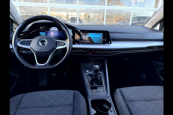 Volkswagen Golf 1.5 TSI Life Panoramadak, 18''Lmv, IQ Light, Winterpakket