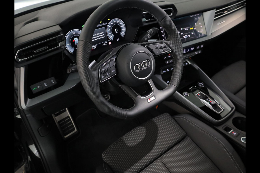 Audi A3 Sportback 40 TFSI e S edition 204 pk S-tronic | Verlengde garantie | Navigatie | Parkeersensoren (Park assist) | Achteruitrijcamera | Stoelverwarming | S-Line |
