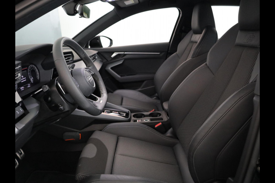 Audi A3 Sportback 40 TFSI e S edition 204 pk S-tronic | Verlengde garantie | Navigatie | Parkeersensoren (Park assist) | Achteruitrijcamera | Stoelverwarming | S-Line |